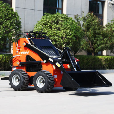 890kg Mini Compact Skid Steer Với 0.15m2 Bucket High Strength